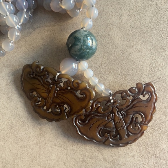 Semiprecious beaded necklace - Picture 2 of 3